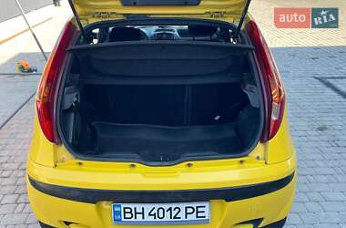Хэтчбек Fiat Punto 2000 в 