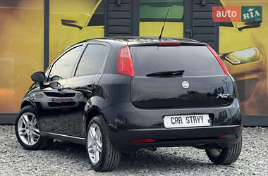 Хэтчбек Fiat Punto 2009 в 