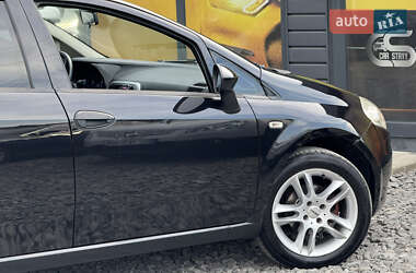 Хэтчбек Fiat Punto 2009 в 