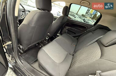 Хэтчбек Fiat Punto 2009 в 