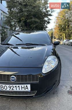 Хэтчбек Fiat Punto 2007 в 
