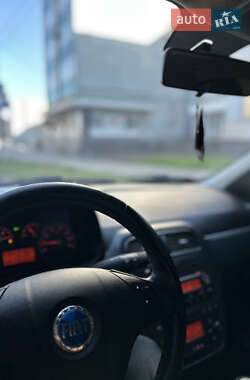 Хэтчбек Fiat Punto 2007 в 