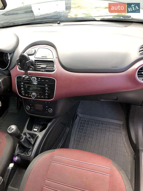 Хетчбек Fiat Punto 2011 в Калуші