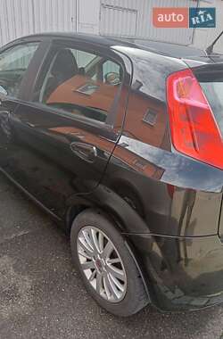Хэтчбек Fiat Punto 2009 в 