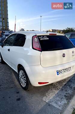 Хэтчбек Fiat Punto 2013 в 