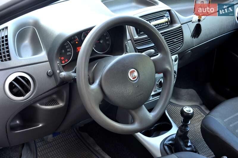 Хетчбек Fiat Punto 2009 в Львові