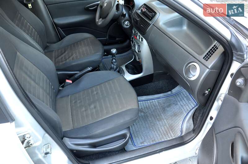Хетчбек Fiat Punto 2009 в Львові