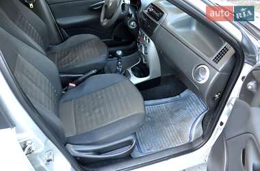 Хэтчбек Fiat Punto 2009 в 