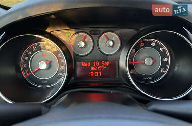 Хетчбек Fiat Punto 2010 в 