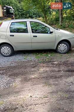 Хетчбек Fiat Punto 2011 в 