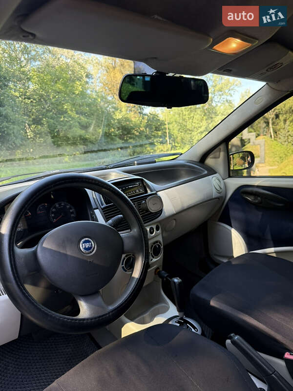 Хэтчбек Fiat Punto 2004 в Киеве