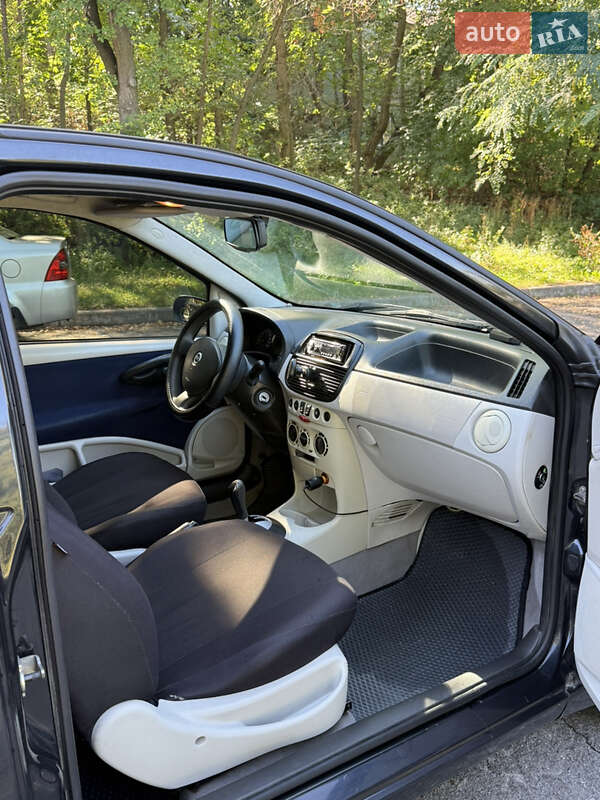 Хэтчбек Fiat Punto 2004 в Киеве