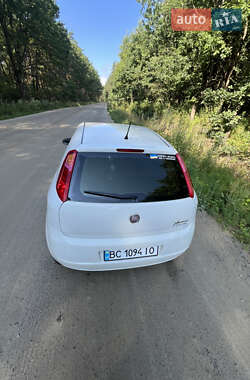 Хэтчбек Fiat Punto 2010 в 