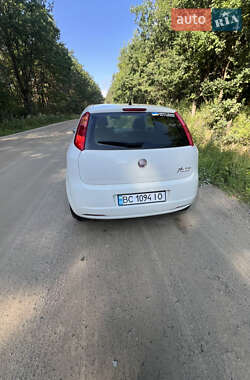 Хэтчбек Fiat Punto 2010 в 