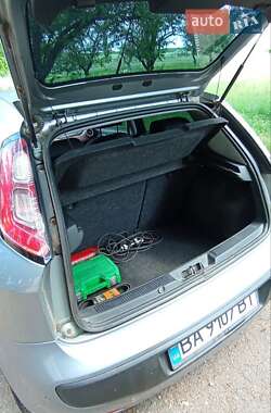 Хэтчбек Fiat Punto 2010 в 