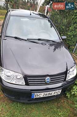 Хетчбек Fiat Punto 2004 в Городку