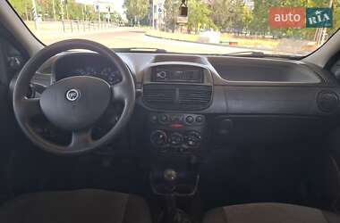 Хэтчбек Fiat Punto 2007 в 