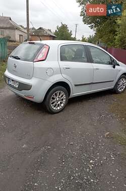 Хэтчбек Fiat Punto 2010 в 