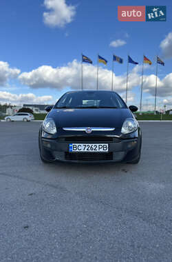 Хэтчбек Fiat Punto 2010 в 