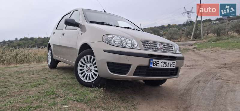 Хэтчбек Fiat Punto 2010 в Николаеве