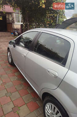 Хэтчбек Fiat Punto 2011 в 