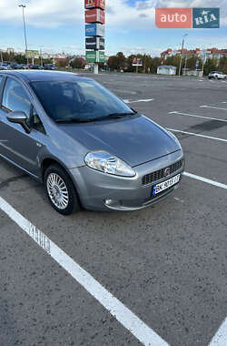 Хетчбек Fiat Punto 2009 в 