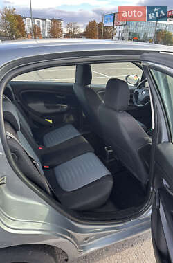 Хетчбек Fiat Punto 2009 в 