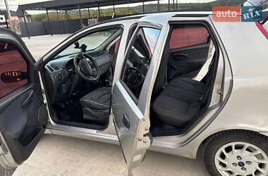 Хетчбек Fiat Punto 2003 в 
