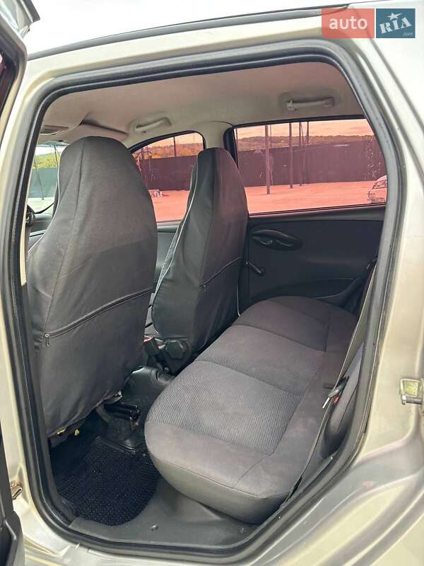 Хэтчбек Fiat Punto 2003 в Великих Лазах