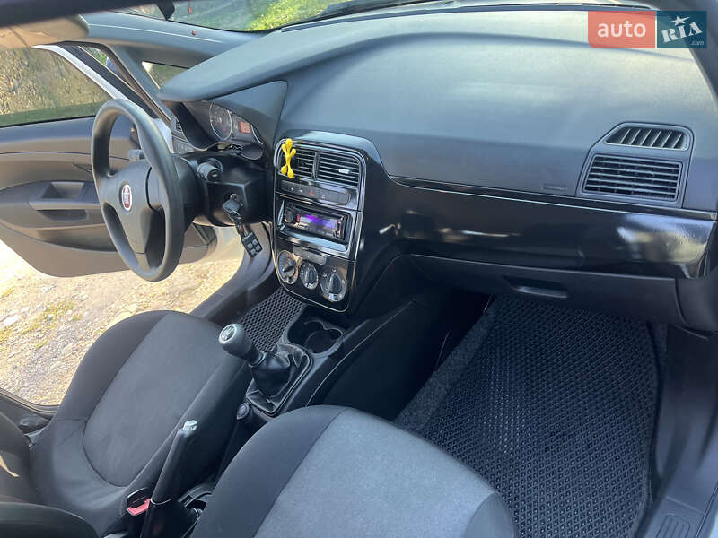 Хэтчбек Fiat Punto 2012 в Калуше фото 16 Хэтчбек Fiat Punto 2012 в Калуше