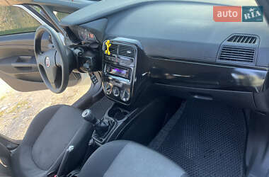 Хетчбек Fiat Punto 2012 в  фото 16 Хетчбек Fiat Punto 2012 в