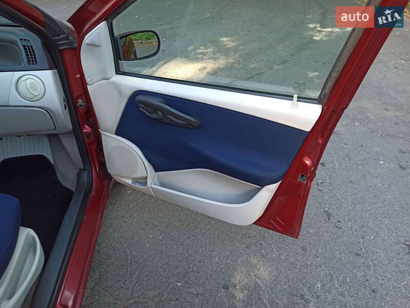 Хетчбек Fiat Punto 2004 в Києві