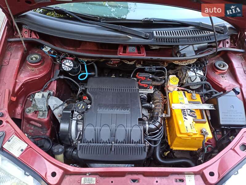 Хетчбек Fiat Punto 2004 в Києві