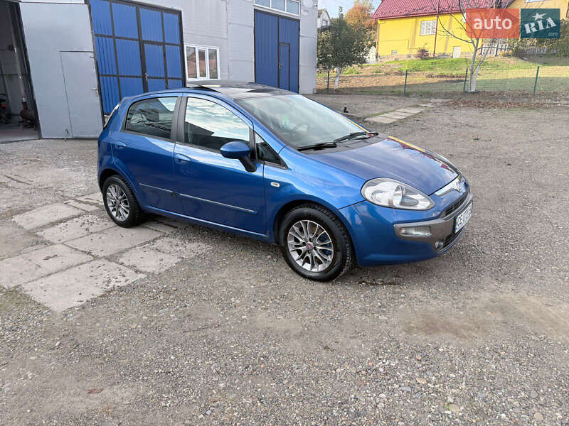 Хэтчбек Fiat Punto 2011 в Черновцах