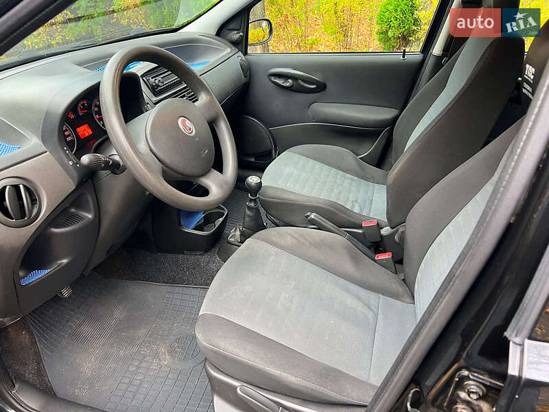 Хэтчбек Fiat Punto 2008 в Киеве