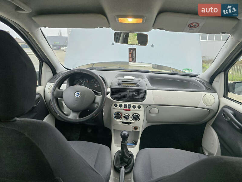 Хетчбек Fiat Punto 2004 в Новоселиці фото 18 Хетчбек Fiat Punto 2004 в Новоселиці