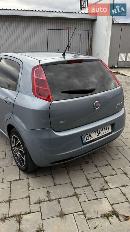 Хэтчбек Fiat Punto 2009 в Здолбунове