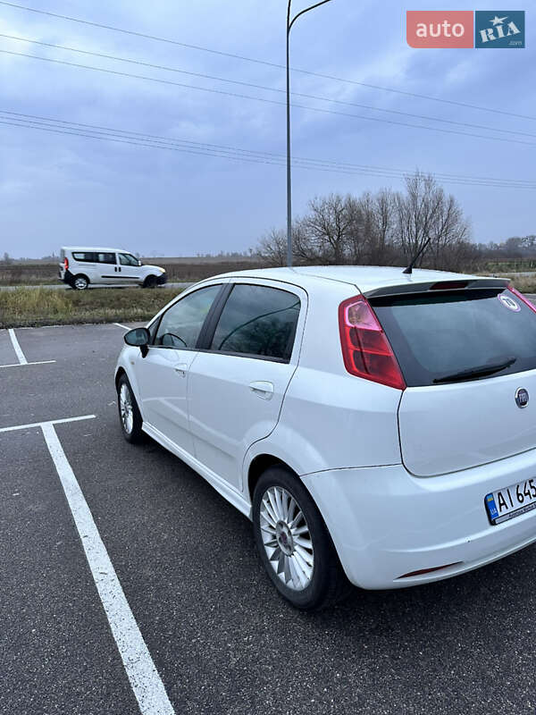 Хэтчбек Fiat Punto 2009 в Дымере