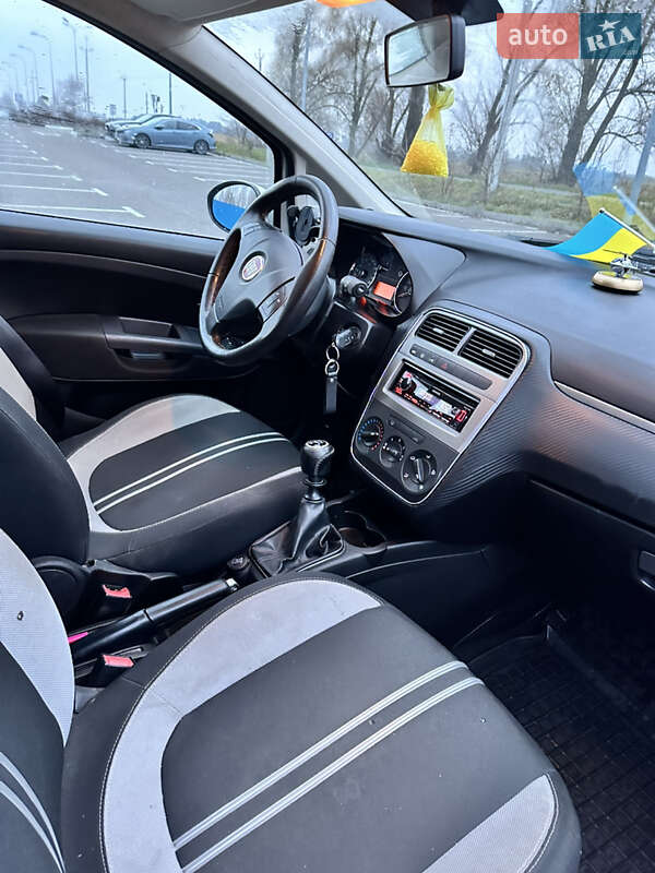 Хэтчбек Fiat Punto 2009 в Дымере