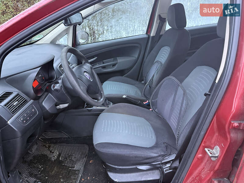 Хэтчбек Fiat Punto 2007 в Дублянах