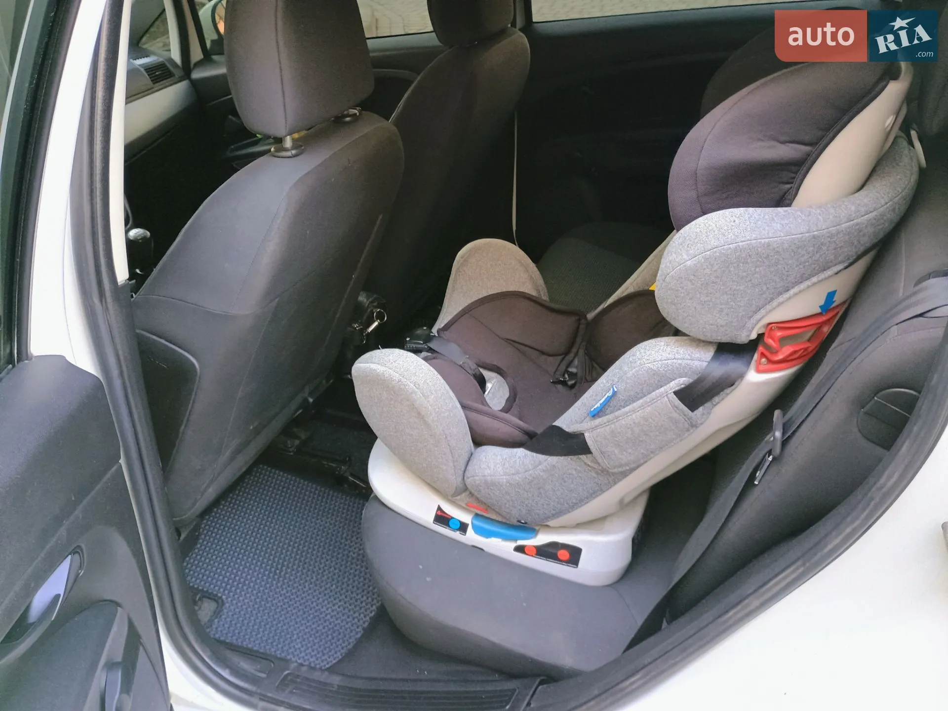 2010 Fiat Punto - мініатюра 11