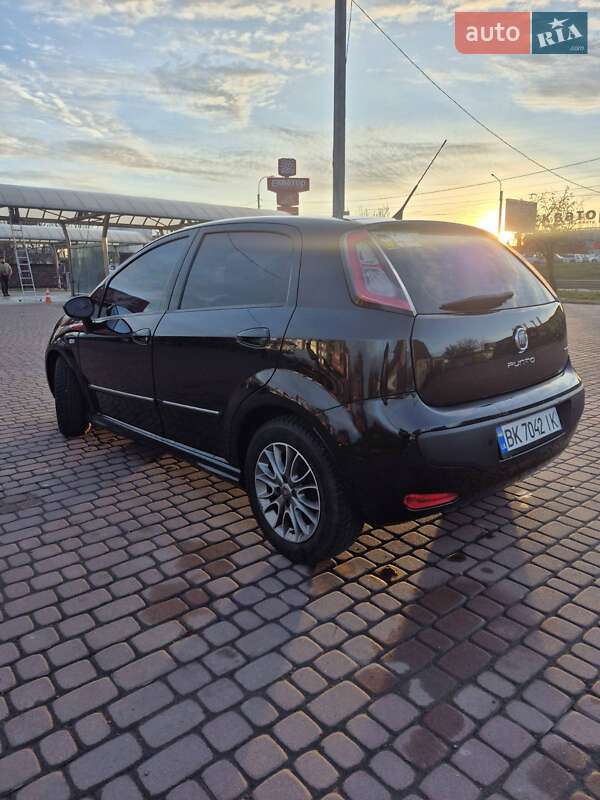 Хэтчбек Fiat Punto 2010 в Ровно фото 8 Хэтчбек Fiat Punto 2010 в Ровно