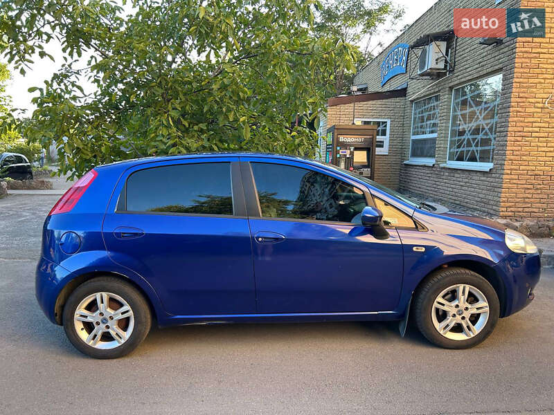 Хетчбек Fiat Punto 2007 в Дніпрі