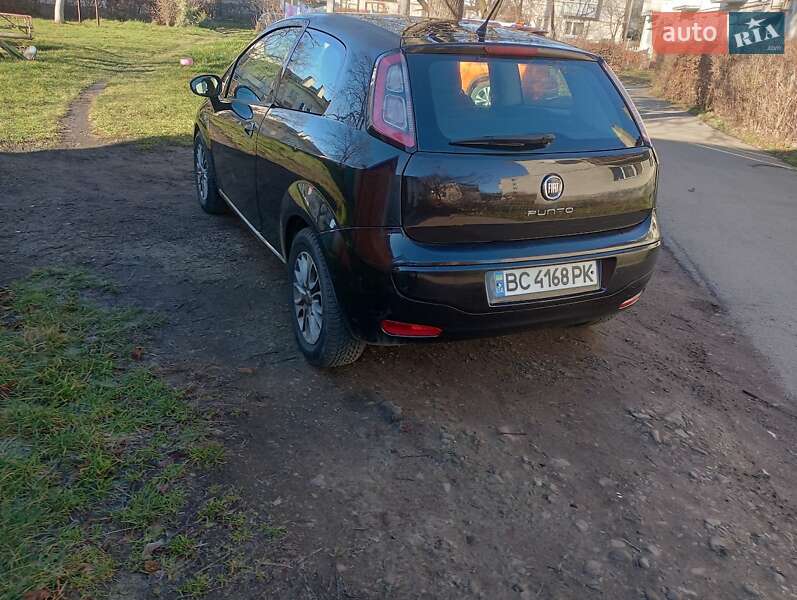 Хэтчбек Fiat Punto 2011 в Стрые