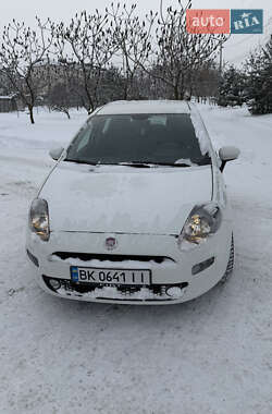 Хэтчбек Fiat Punto 2016 в Ровно