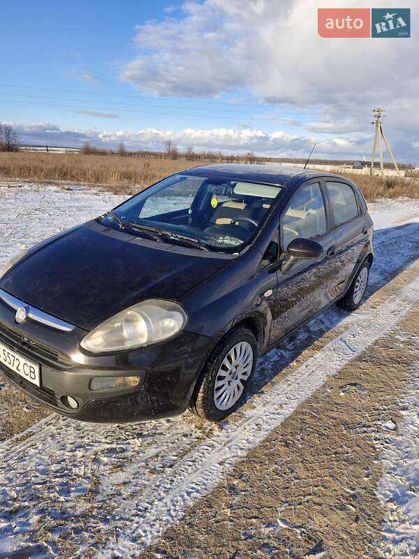 Хэтчбек Fiat Punto 2012 в Луцке фото 2 Хэтчбек Fiat Punto 2012 в Луцке