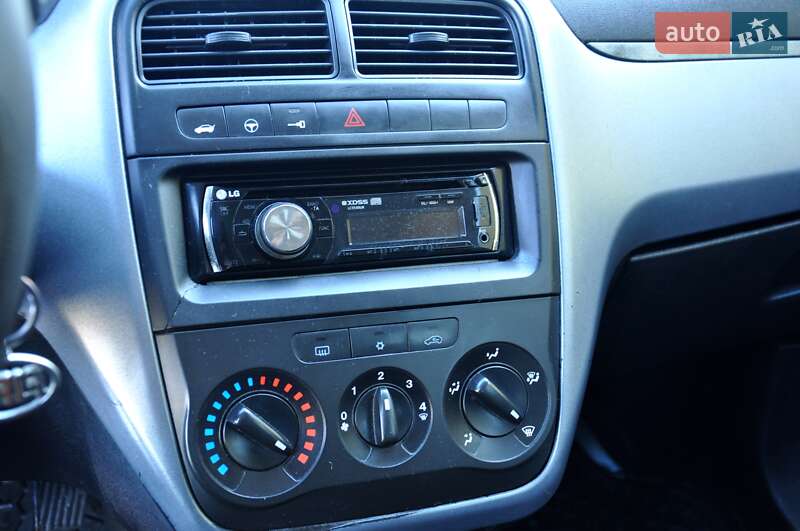 Хэтчбек Fiat Punto 2009 в Львове