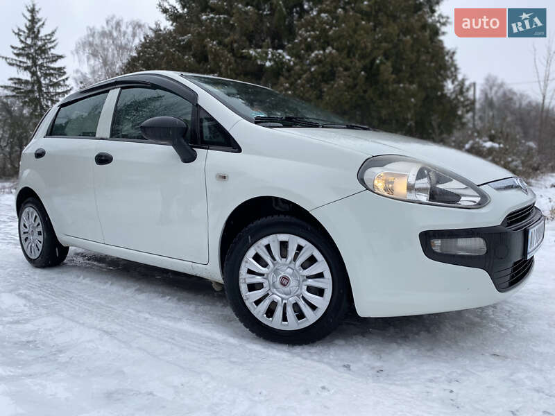 Хэтчбек Fiat Punto 2010 в Ракитном