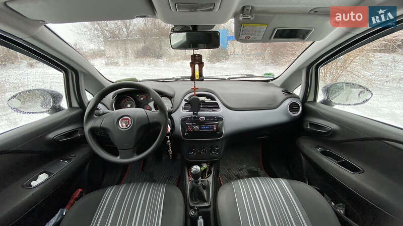 Хэтчбек Fiat Punto 2010 в Ракитном