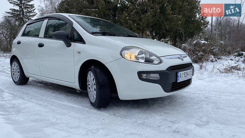 Хэтчбек Fiat Punto 2010 в Ракитном